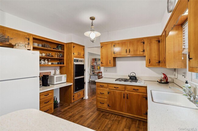 Building Photo - 990 3 Waters Ln