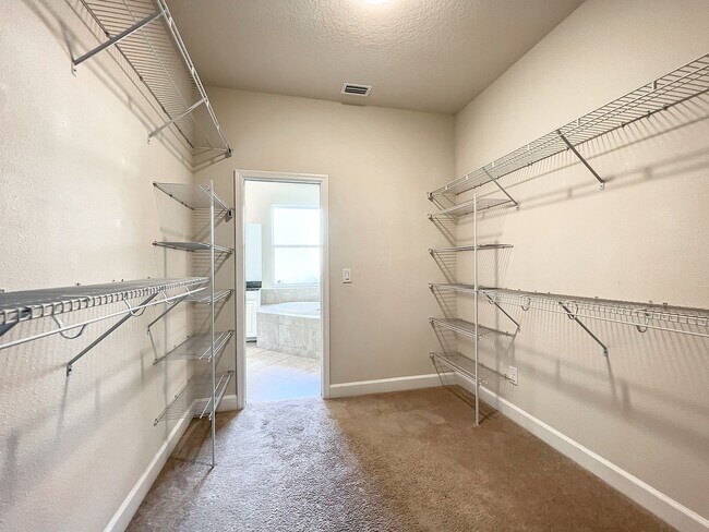 Building Photo - 33147 Shadow Branch Ln