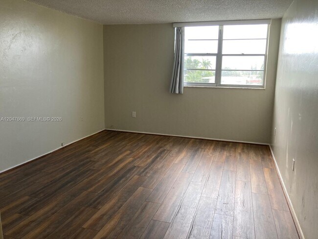 Building Photo - 7900 Tatum Waterway Dr
