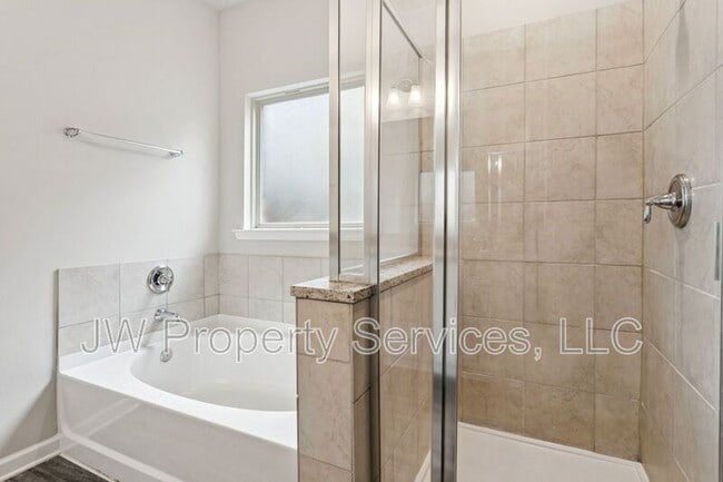 Building Photo - 5653 Oakworth St