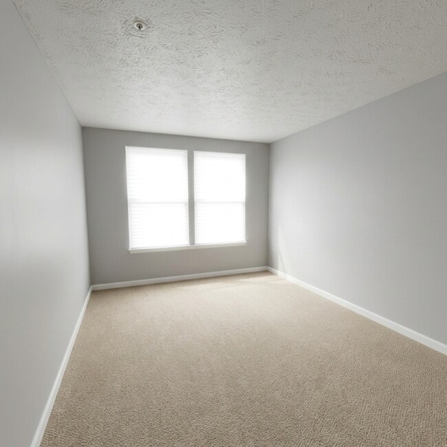 Building Photo - 594 Cascade Way