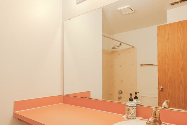 Building Photo - Desirable 3 Bedroom Rambler in Federal Way