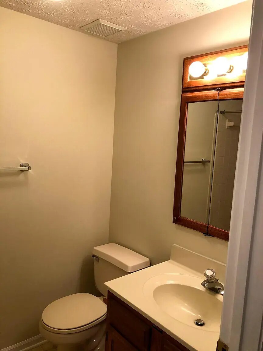 Building Photo - 601 Himes Ave