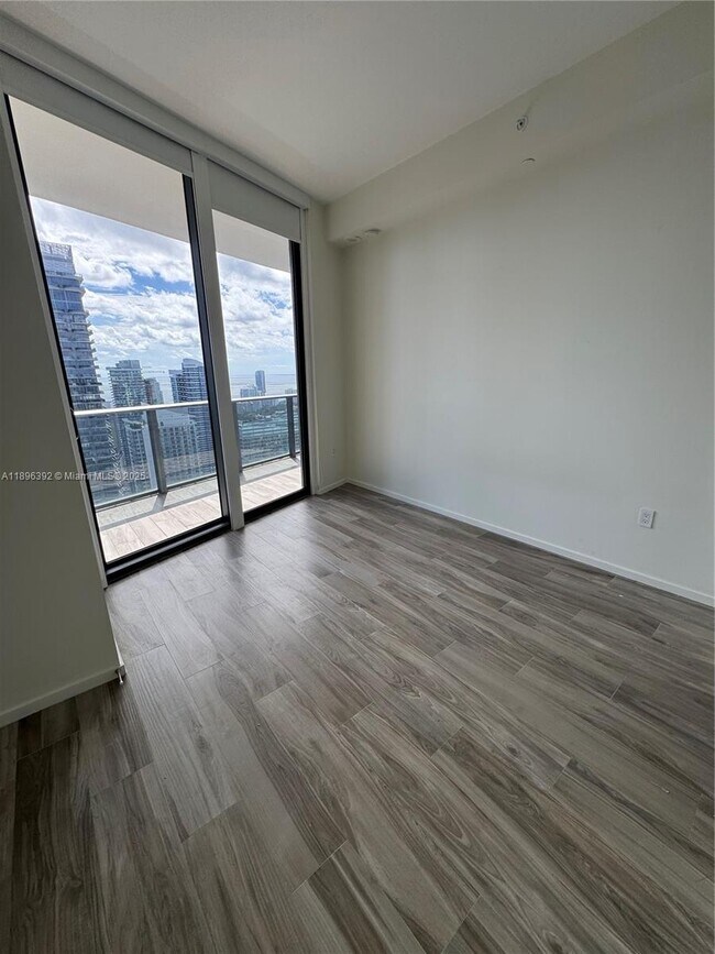 Building Photo - 801 S Miami Ave