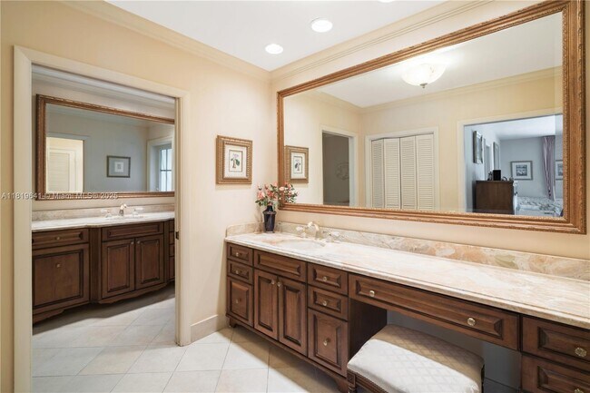 Building Photo - 610 Marquesa Dr