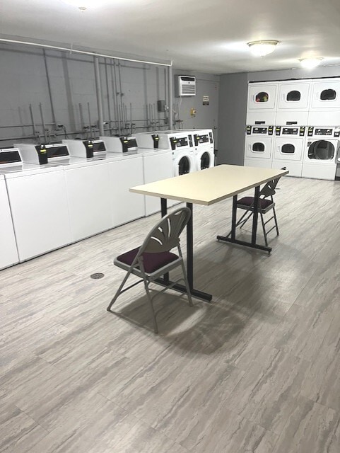 Building Photo - 8936 N Parkside Ave