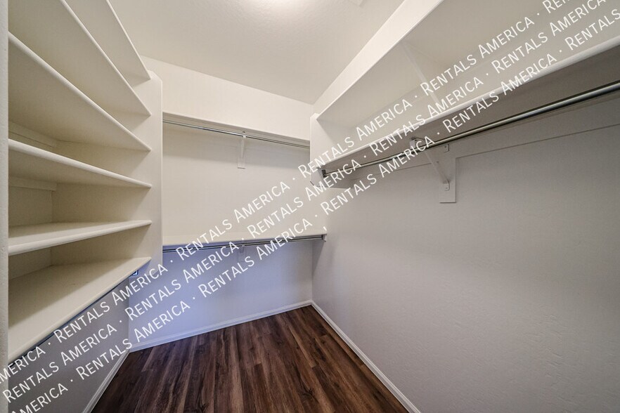 Building Photo - 41103 W Thornberry Ln