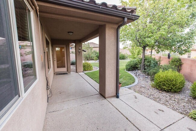 Building Photo - Custom 3 Bedroom Single-Family Home in Pri...