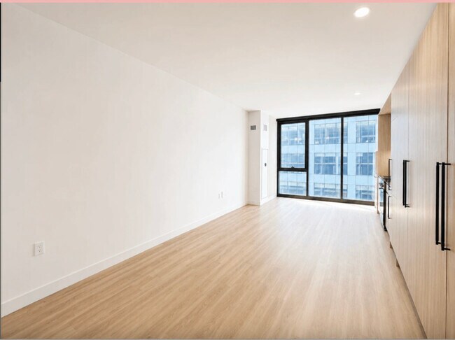 Building Photo - 224 N Ada St