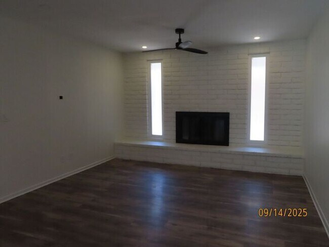 Building Photo - Heather ****$500 Off 1st Month Rent****