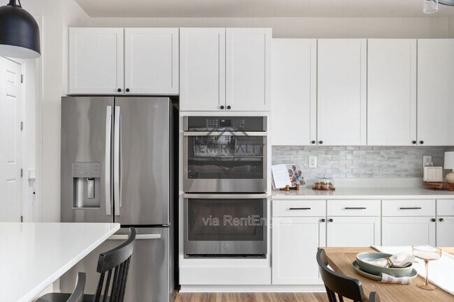 Building Photo - 7812 Bexley Ln