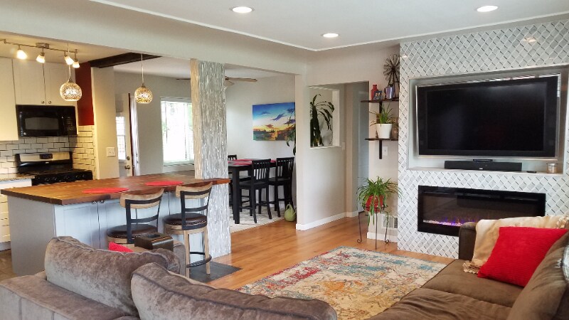 Building Photo - 3900 Dover St