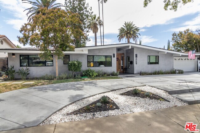 Building Photo - 4821 Heaven Ave