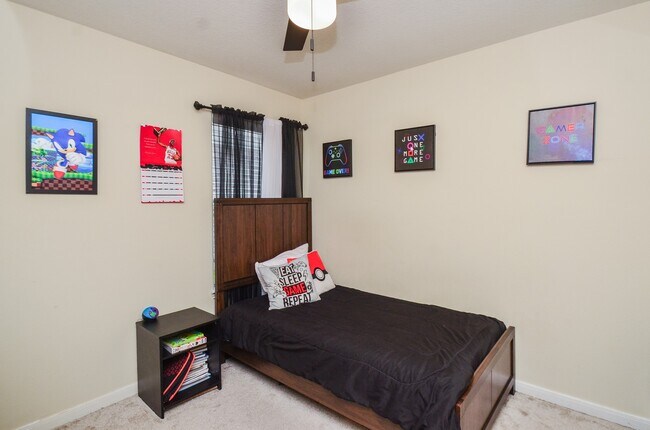 Building Photo - 2122 Platinum Mist Dr