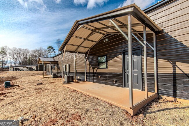 Building Photo - 620 Stiles Rd