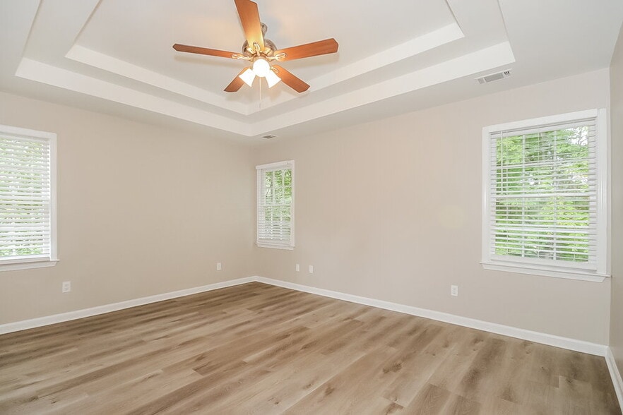 Building Photo - 492 Ivey Ct