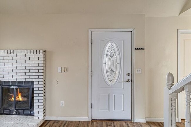 Building Photo - Charming 3 Bedroom Home in Quiet Orchard Mesa Cul-de-Sac