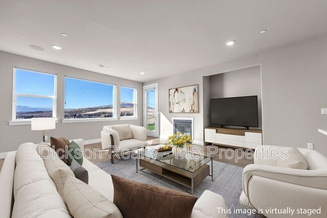 Building Photo - 3168 Orrizonte Ter