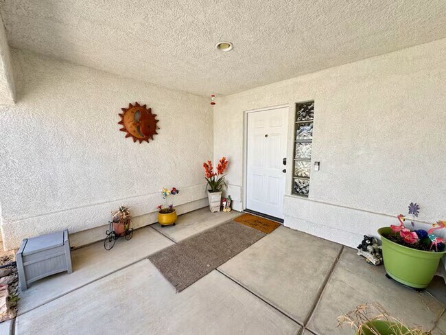 Building Photo - Perfect Vacation Getaway