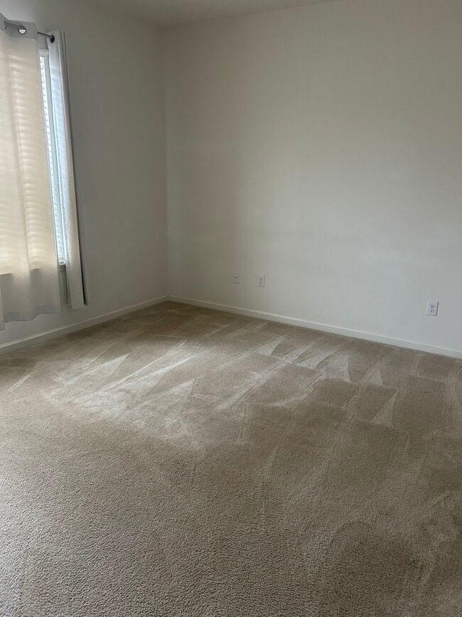 Building Photo - 3525 Naamans Dr