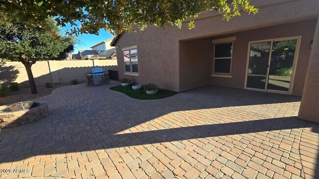 Building Photo - 10826 Avenida Del Rey