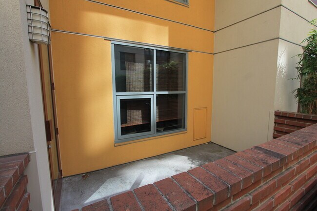 Building Photo - Metrome - Ground floor with patio - 1 bedr...