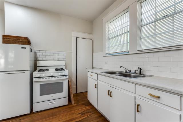 Building Photo - 517 S Vernon Ave