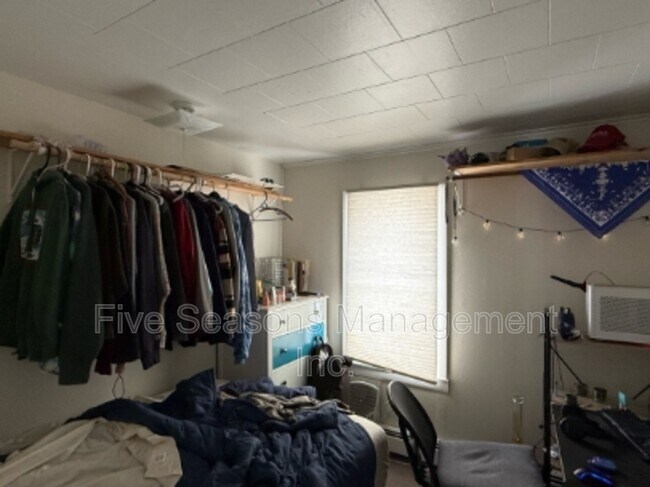 Building Photo - 362 Riverside Ave.