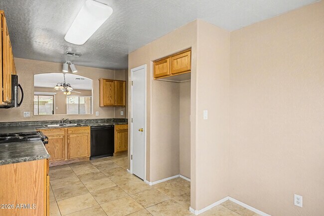 Building Photo - 13153 W Mauna Loa Ln