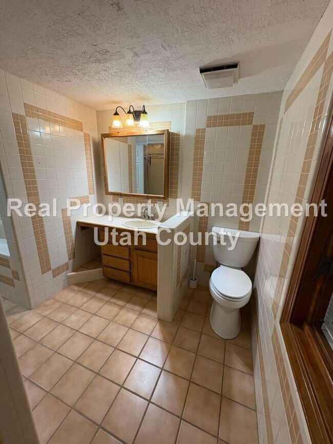 Building Photo - Lower Price! Large Cedar Hills home