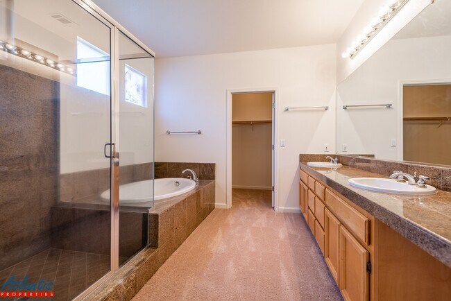 Building Photo - 3526 Casabella Ct