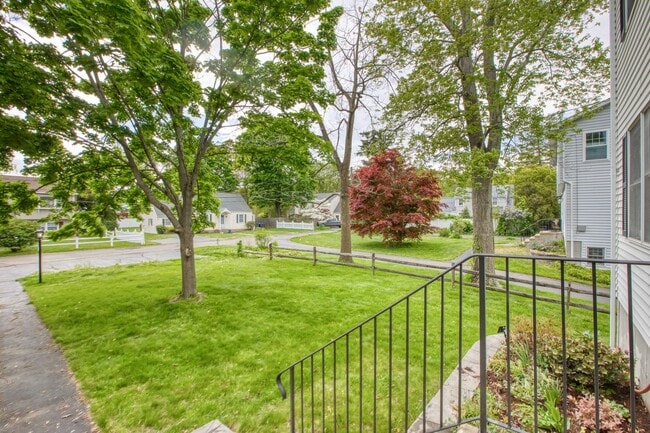 Building Photo - Spacious 2-Bedroom, 2-Story Apartment with Walk-Out Basement