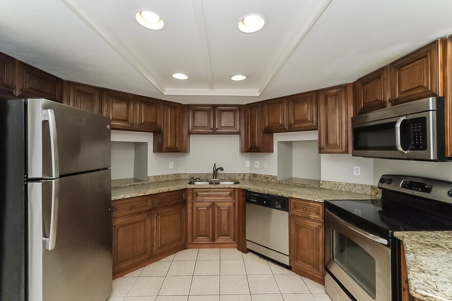 Building Photo - 11171 Heathwood Ave