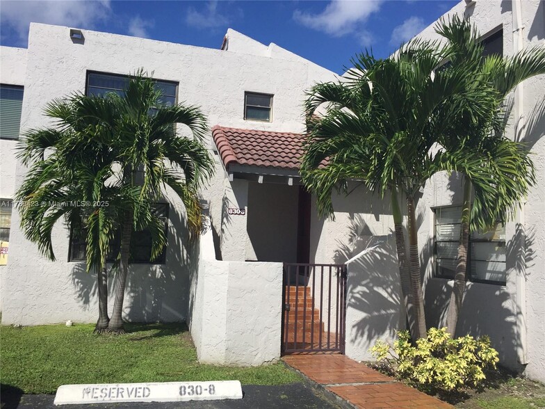 Primary Photo - 830 NW 106th Ave