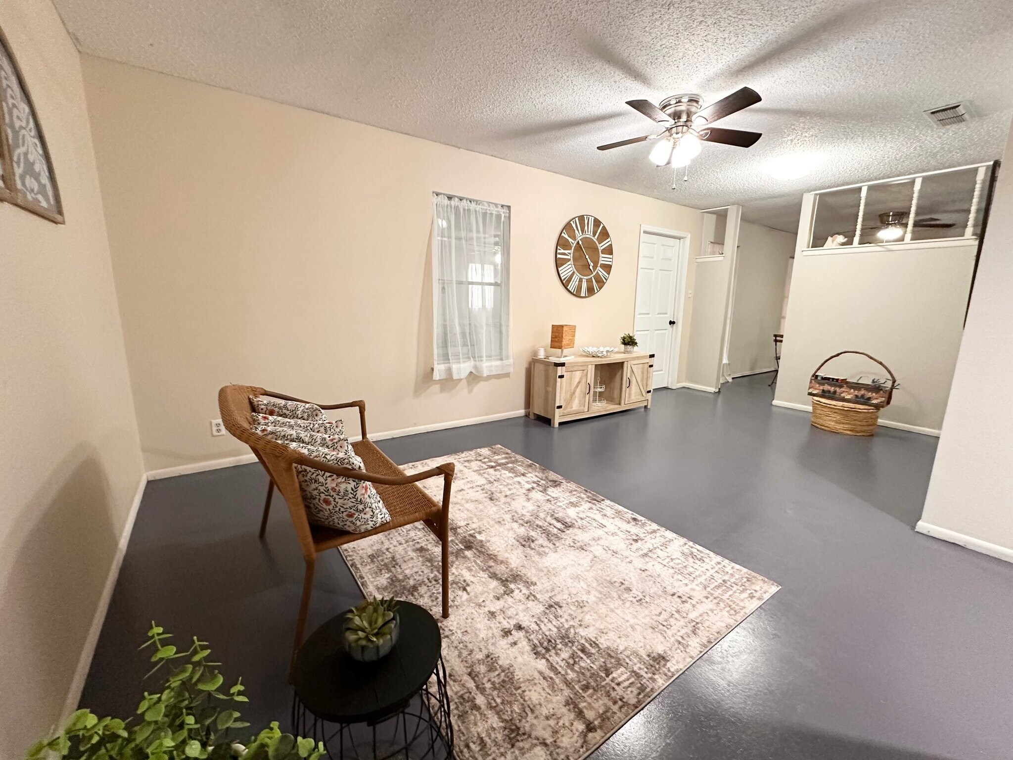 Building Photo - 7418 Meadow Cliff St