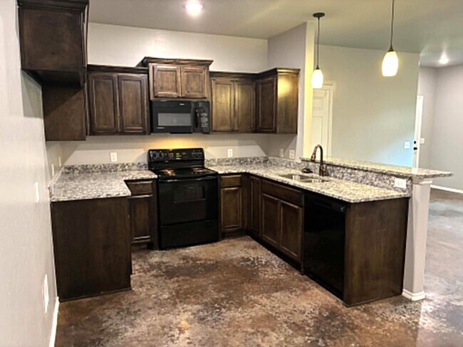 Building Photo - 7508 Redbud Villas Ct