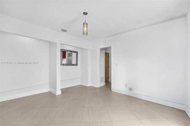 Building Photo - 4301 SW 85th Ave