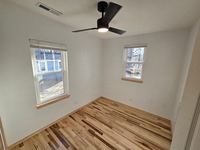 Building Photo - 3352 E 2059th Rd