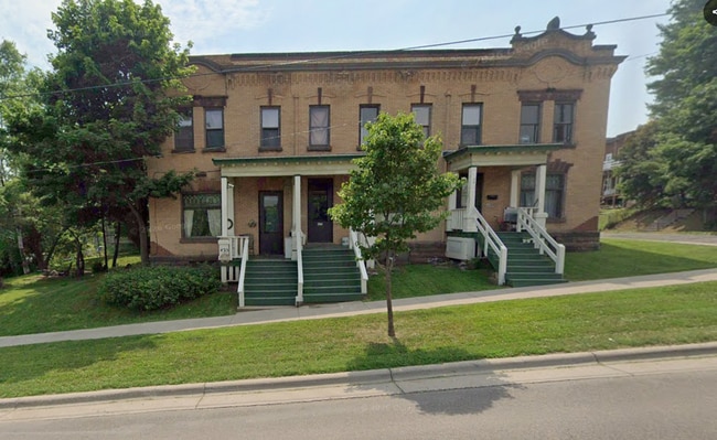 Building Photo - 427 N 10th Ave E