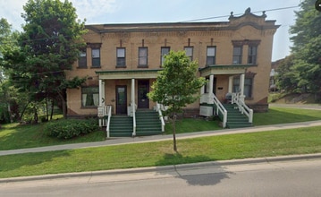 Building Photo - 427 N 10th Ave E