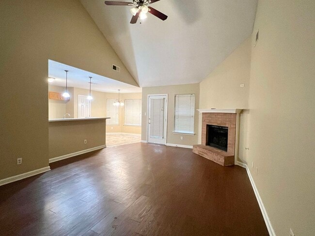Building Photo - 951 Scofield Dr