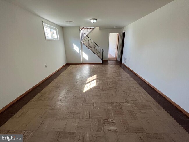 Building Photo - 14234 Chadwick Ln
