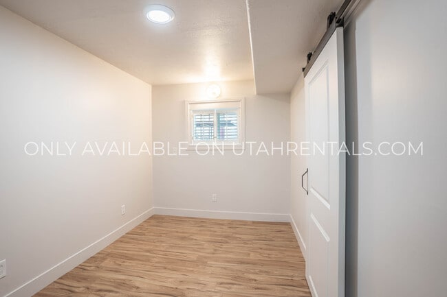 Building Photo - 338 Cedarwood Dr