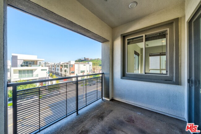 Building Photo - 5837 Village Dr