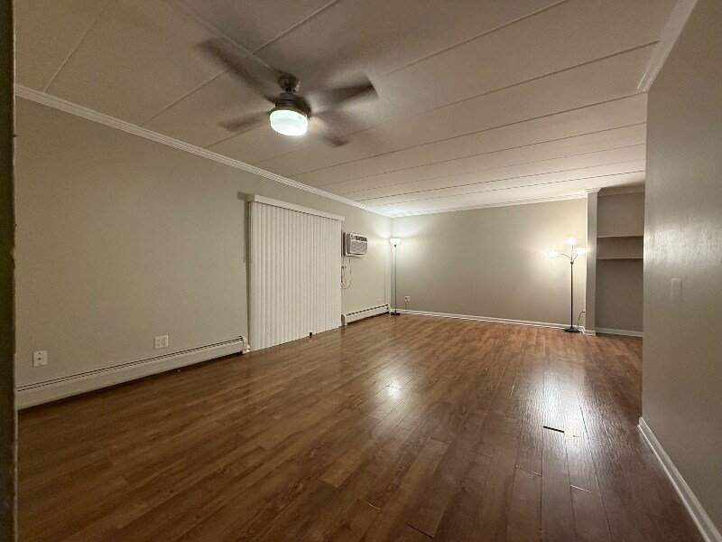 Building Photo - 154 E Bailey Rd