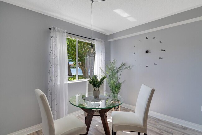 Building Photo - 1670 N 42ND Cir