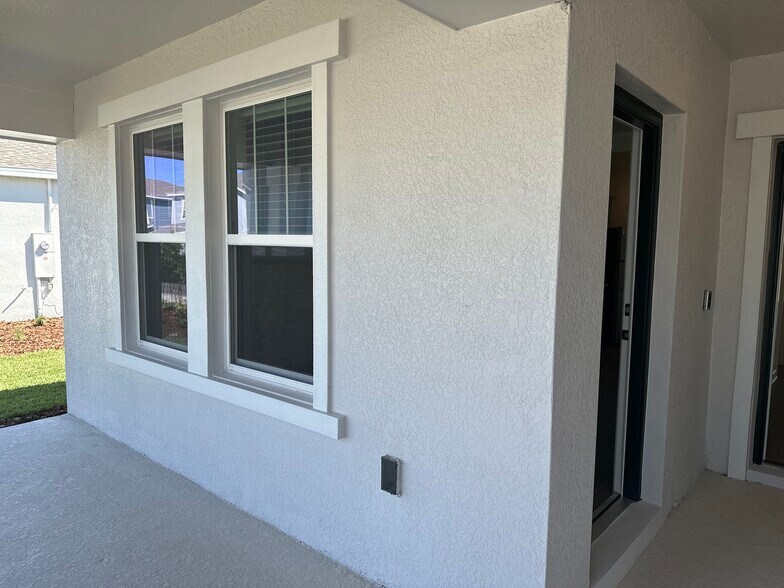 Building Photo - 3087 Park Vale Rd