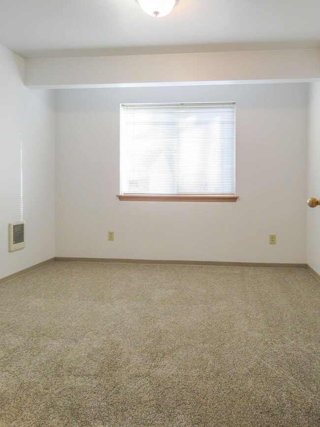 Building Photo - 1475 -1479 W.11th - FH