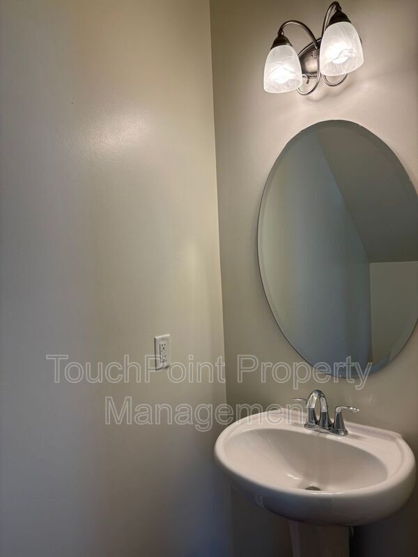 Building Photo - 78123 Rillstone Dr