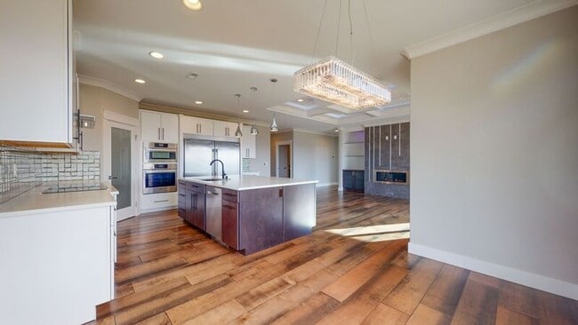 Building Photo - 2607 Falcon Ln